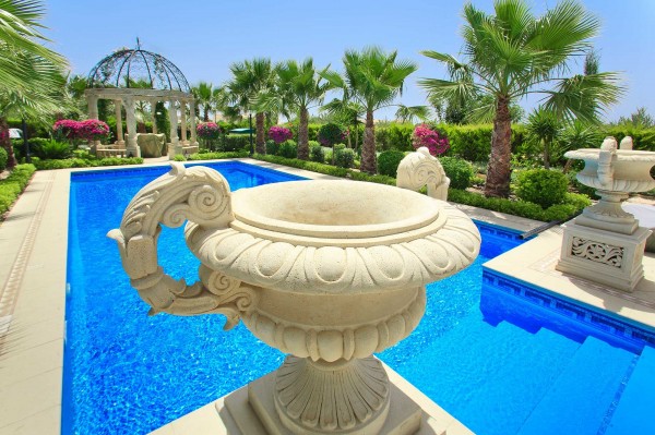 Spectacular Living 
